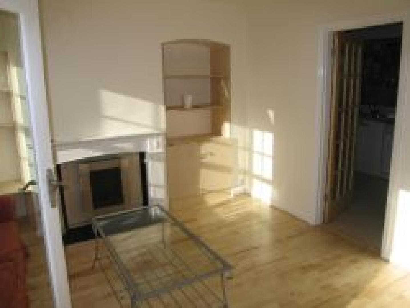 			2 Bedroom, 1 bath, 1 reception Flat			 Asmuns Place, TEMPLE FORTUNE NW11